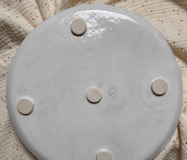 Grand plat et ronds multicolores